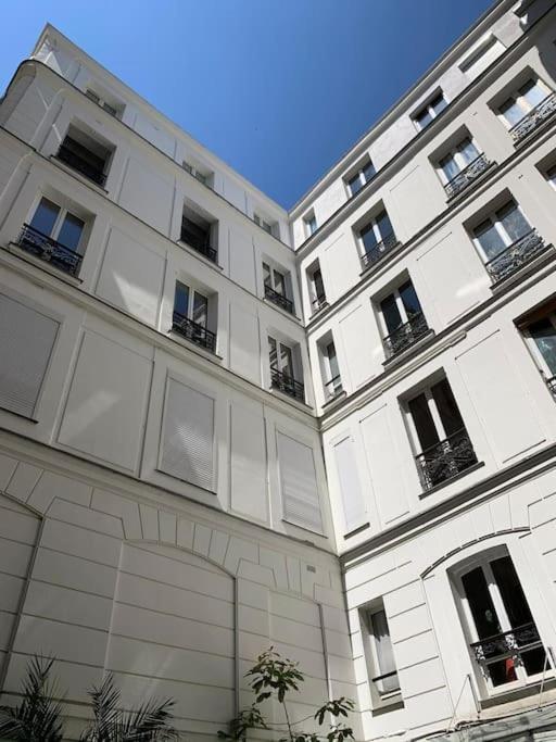 Appartement Haussmanannien Cosy - Republique París Exterior foto
